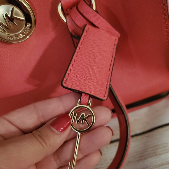 Michael Kors Hamilton EW East West Satchel - Picture 12 of 16